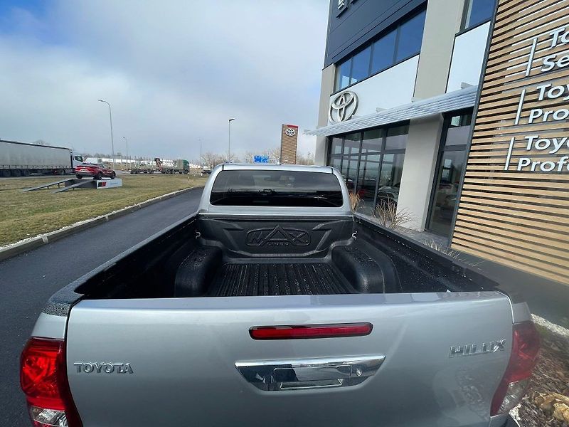 Toyota Hilux 2.8 D-4D Automat Active - fotka 16 z 27