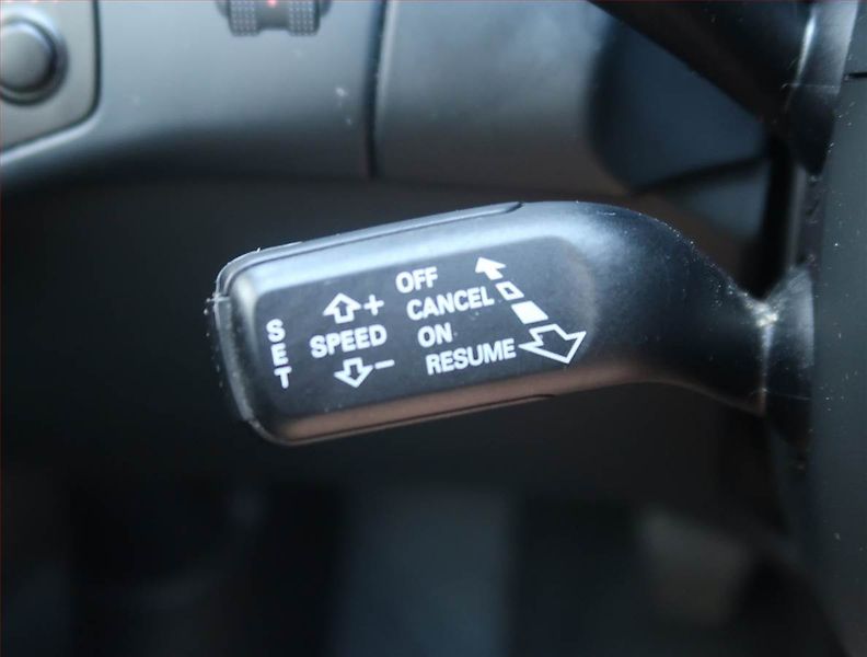 Audi A4 (2011) 2.0 TDI, Navi, Tempomat - fotka 17 z 21
