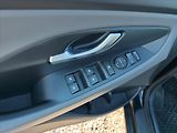 Hyundai i30 1,0 TGDI Family Smart - náhled 11