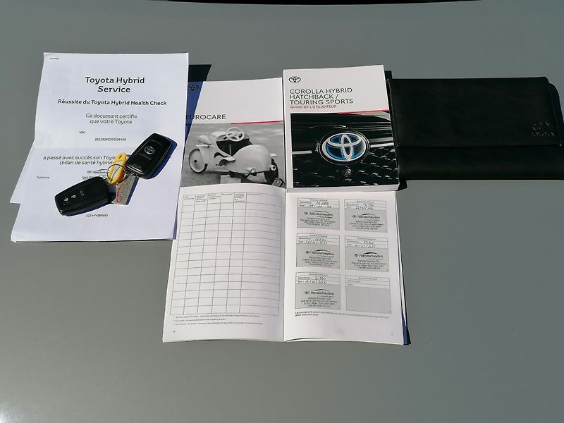 Toyota Corolla (2021) 1.8 Hybrid Executive,Head-up - fotka 32 z 33