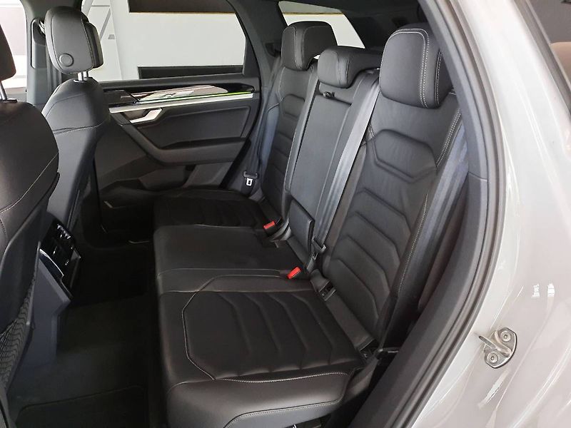 Volkswagen Touareg (2022) R-Line 3.0 TDI (210kW/285k) Ti - fotka 9 z 25