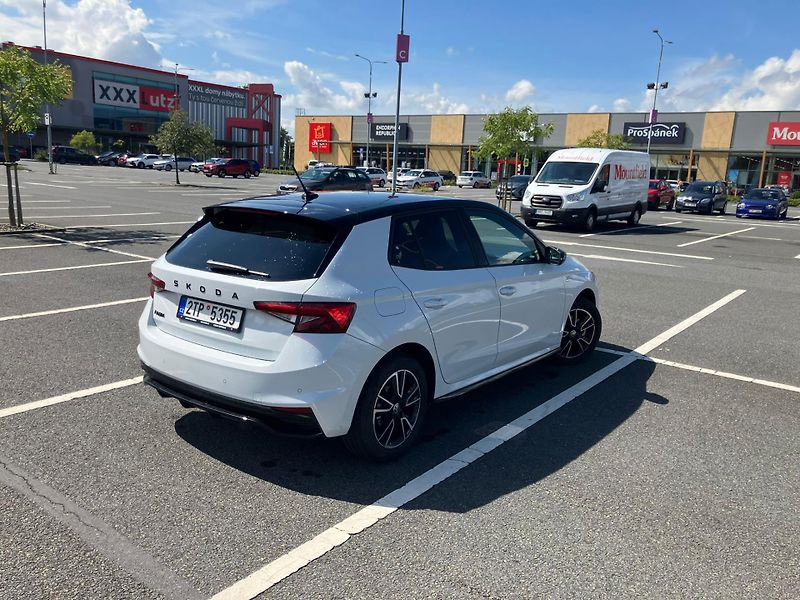 Škoda Fabia (2024) 1.0 TSI Monte Carlo - fotka 17 z 27