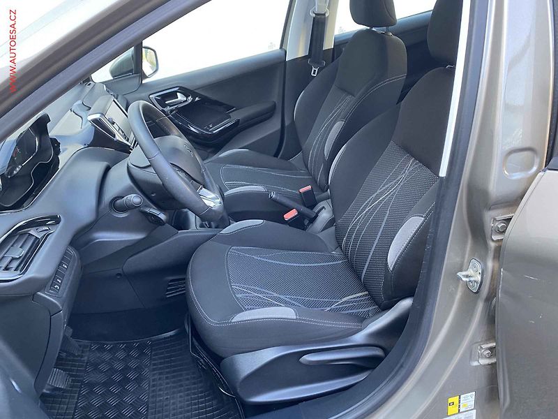 Peugeot 208 (2016) 1.2 PT, 1.maj,ČR, Active - fotka 9 z 14