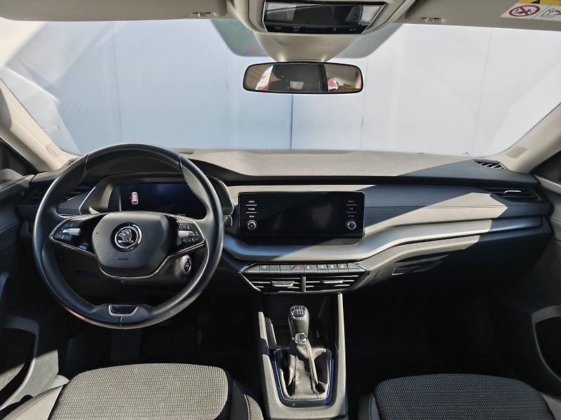 Škoda Octavia Ambition 6MP 2,0TDI - fotka 10 z 22