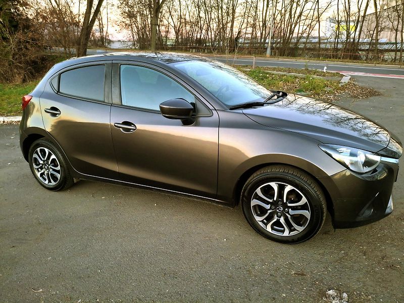 Mazda 2 1.5 benzin Rezervace - fotka 12 z 46