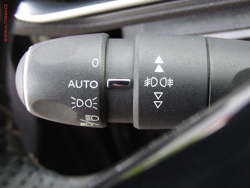 Peugeot 3008 (2017) 2.0 HDi, ČR, GT Line, navi - fotka 12 z 22