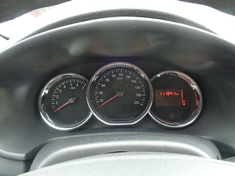 Dacia Sandero 1,1 i - fotka 19 z 19