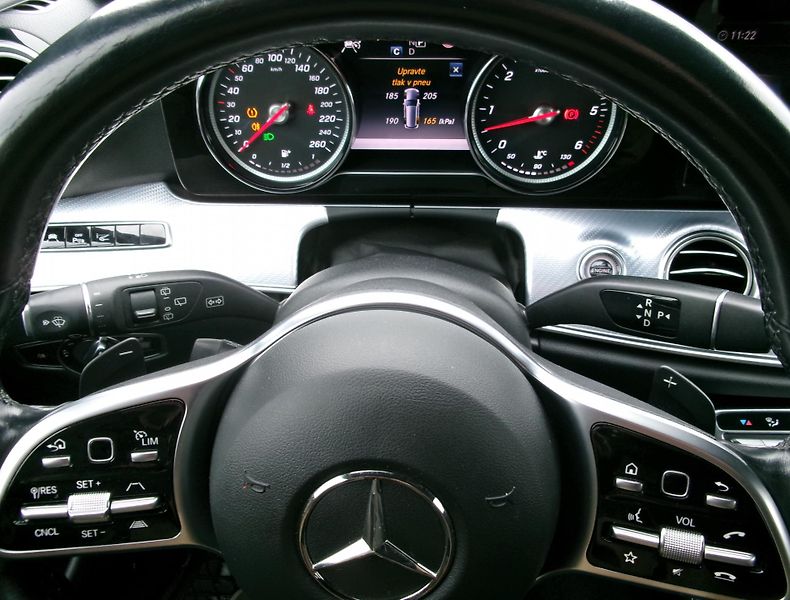 Mercedes-Benz Třídy E (2019) E 400D 4MATIC ALLTERRAIN - fotka 18 z 53