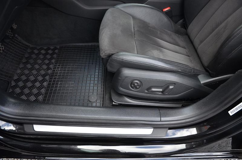 Audi A4 (2017) 2.0 TDi 110kW / NAVI / XENON - fotka 18 z 46