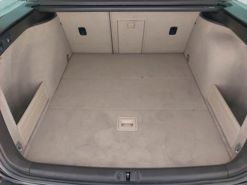 Volkswagen Passat (2013) Highline 2.0 TDI, Automat - fotka 14 z 23