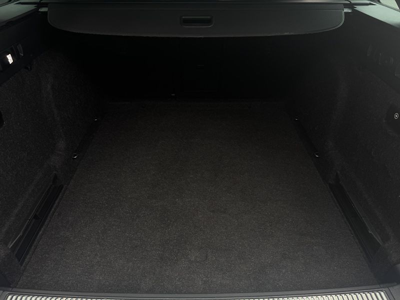 Škoda Superb (2020) 2.0TDi DSG Sportline ACC Kessy - fotka 22 z 50