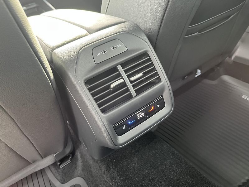 Škoda Superb SPORTLINE 2,0TDI 142kW 4X4 DSG - fotka 20 z 24