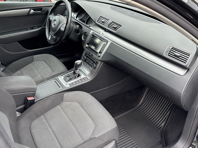 Volkswagen Passat DSG COMFORTLINE - fotka 9 z 26