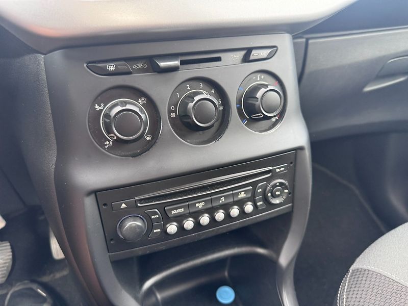Citroën C3 (2012) 1,4i 70 KW KILOMETRY 2. MAJ - fotka 29 z 42