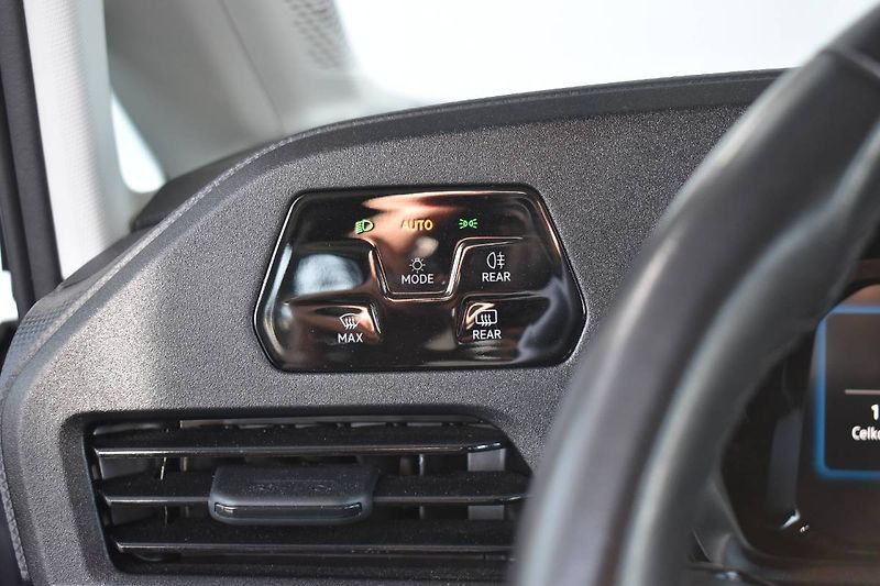 Volkswagen Caddy (2024) 2.0TDI 90kW DSG, CZ,7 Míst - fotka 18 z 22
