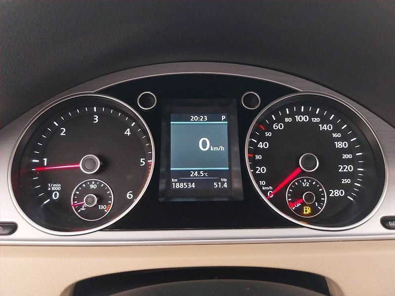 Volkswagen CC (2012) Comfortline 2.0 TDI, Automat - fotka 11 z 28
