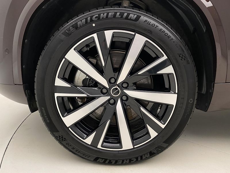 Volvo XC90 T8 AWD RECHARGE CORE AUT CZ 7m - fotka 39 z 59