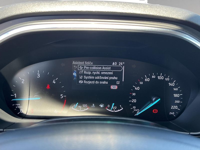 Ford Focus (2019) 1.5 EcoBlue 88kW, ČR, Navi - fotka 17 z 23