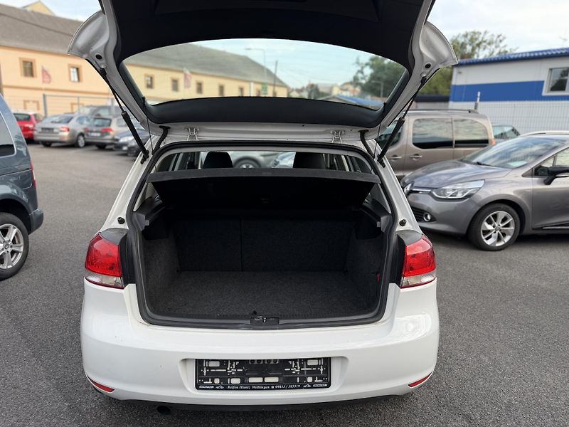 Volkswagen Golf 1.6 tdi, 77kw - fotka 9 z 11