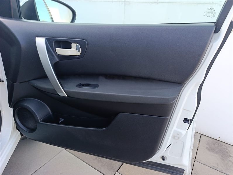 Nissan Qashqai 1,5 DCi Navi Kamera Panorama - fotka 25 z 31