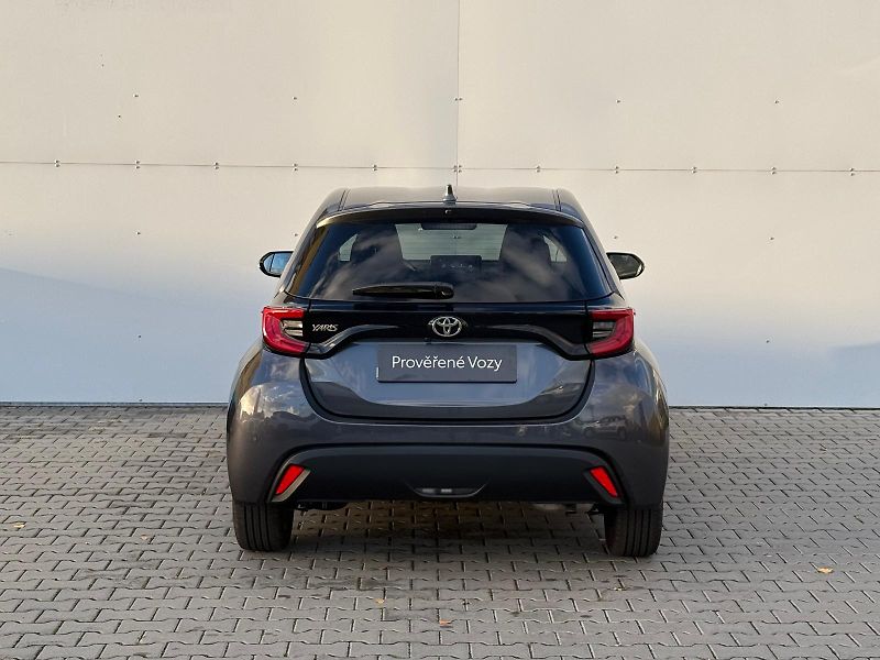 Toyota Yaris 1.5 Dynamic Force Style AT - fotka 9 z 26