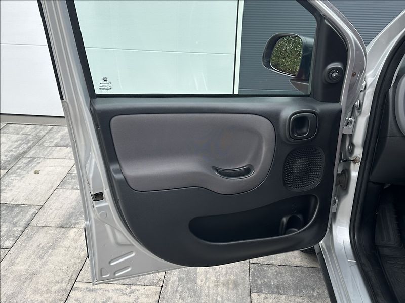 Fiat Panda 1,3 JTD 75PS  Pop 4x4 - fotka 13 z 49