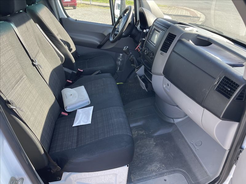Mercedes-Benz Sprinter 2,2 CDi 513 95kw 3,5T skříň+hy - fotka 8 z 27