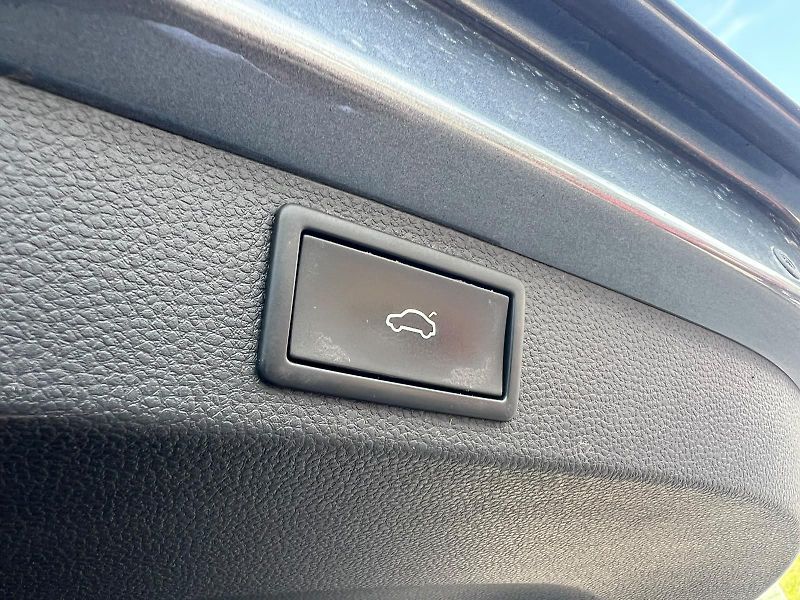 Škoda Karoq Sportline Exclusive 2,0 TDI 11 - fotka 28 z 30