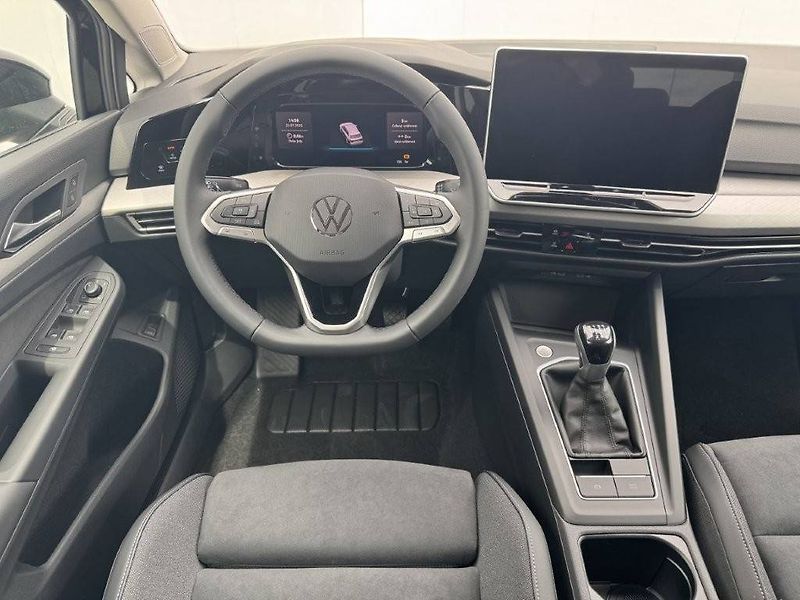 Volkswagen Golf (2026) People 6G 1,5TSI - fotka 6 z 7
