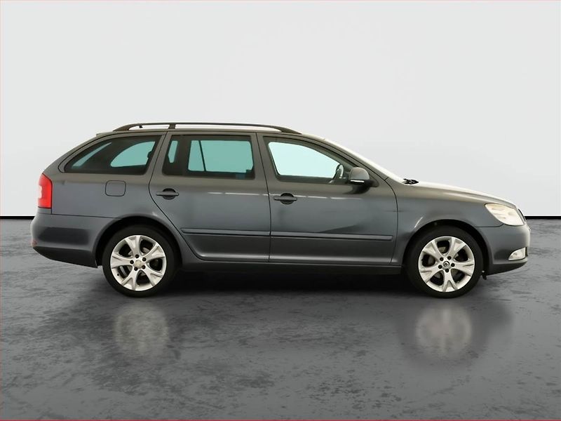 Škoda Octavia (2009) 1.6 TDI, Serv.kniha, po STK - fotka 6 z 17