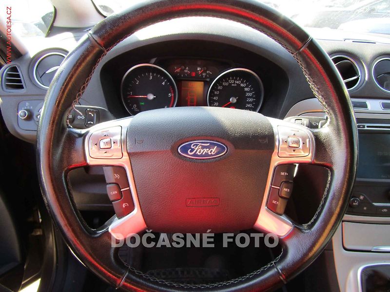 Ford S-MAX (2011) 2.0TDCi, 1.maj, AC - fotka 13 z 18
