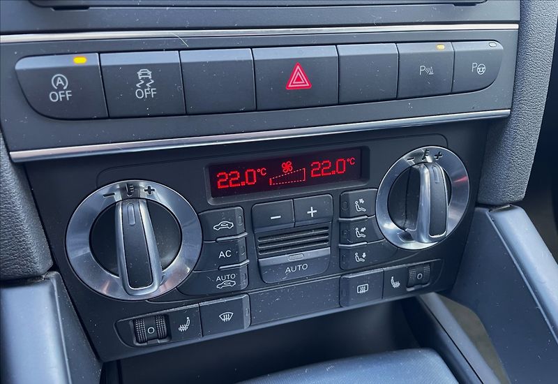 Audi A3 1,4 TFSi,serv.kn. - fotka 16 z 19