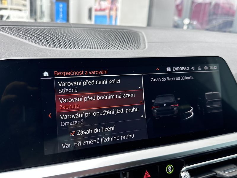 BMW Řada 4 M440i xDrive GranCoupé - fotka 17 z 29