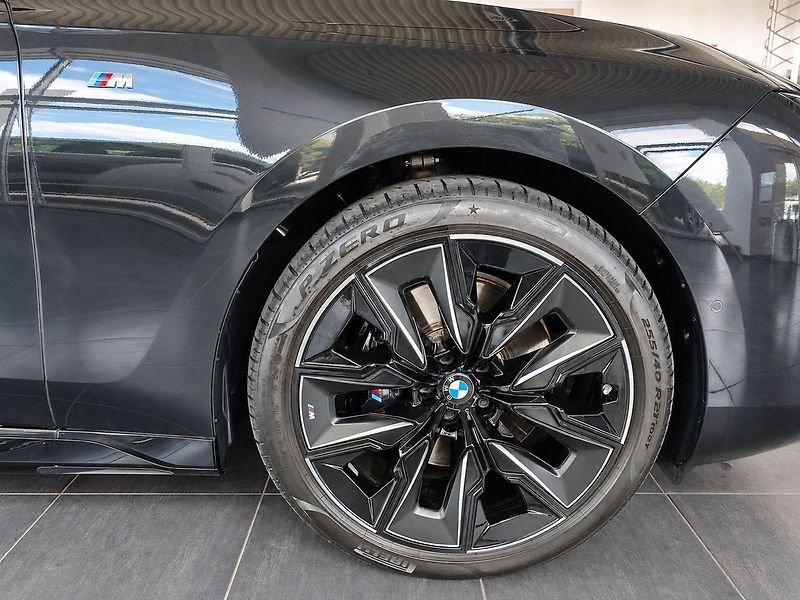 BMW Řada 7 (2023) M Sport Pro*Bowers & Wilkins D - fotka 22 z 22