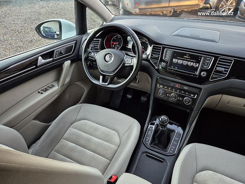 Volkswagen Golf Sportsvan (2016) 2.0TDi 110KW Highline původ ČR - fotka 28 z 51