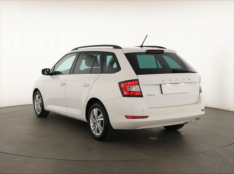 Škoda Fabia (2022) Style 1.0 TSI, Tempomat - fotka 4 z 14