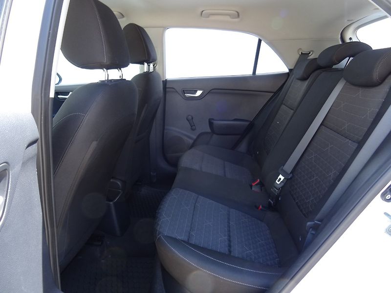 Kia Rio (2019) 1.2i,61kW,1majČR,S.kni,klima - fotka 17 z 21