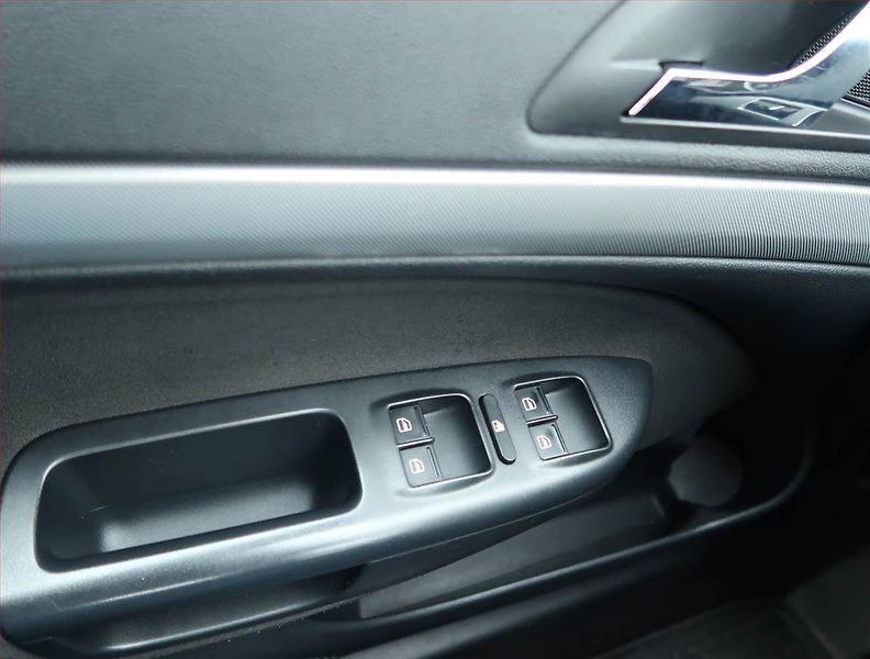 Škoda Octavia (2011) Elegance 1.6 TDI, Automat - fotka 17 z 17