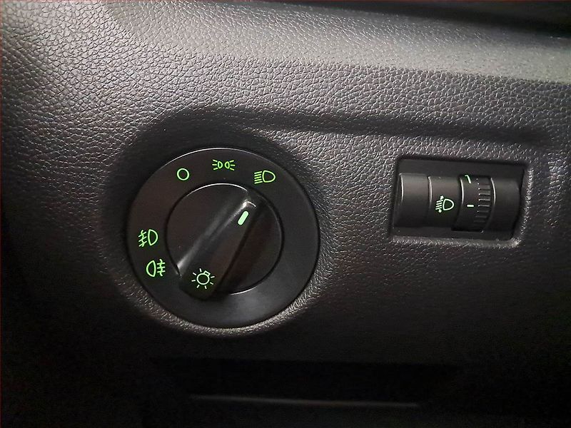 Škoda Fabia (2013) Ambiente 1.2 TSI - fotka 17 z 17