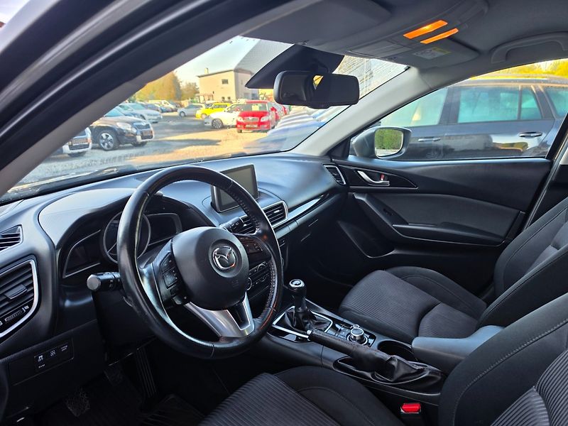 Mazda 3 (2016) 2.0 i Skyactiv, Navi, Tažné - fotka 9 z 18