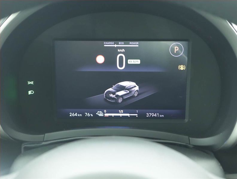 Fiat 600 (2023) (RED) 54 kWh, SoH 95% - fotka 11 z 18