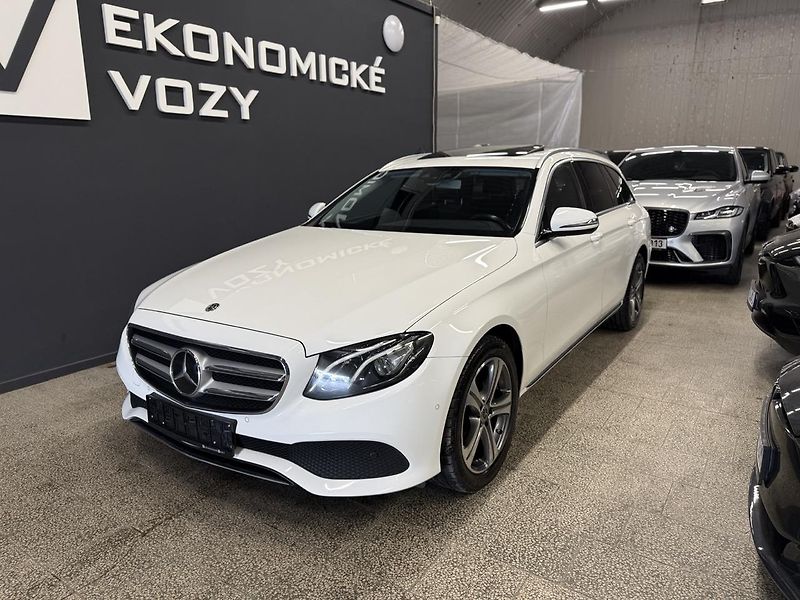 Mercedes-Benz Třídy E (2018) 220D,TOP ,TZ, adaptivní tempo - fotka 3 z 34