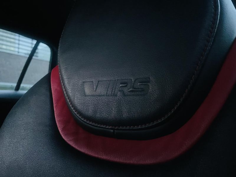 Škoda Octavia 2.0TDI VRS AUTOMAT SENZORY LED - fotka 42 z 45