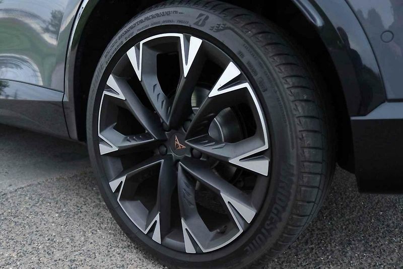Cupra Formentor je nejprodávanější model značky v Česku i v Evropě.
