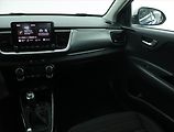 Kia Stonic (2023) Exclusive 1.0 T-GDI, EXCLUSIVE - náhled 8