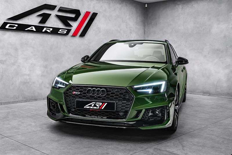Audi RS 4 RS4  TFSI quattro, keramiky - fotka 2 z 27