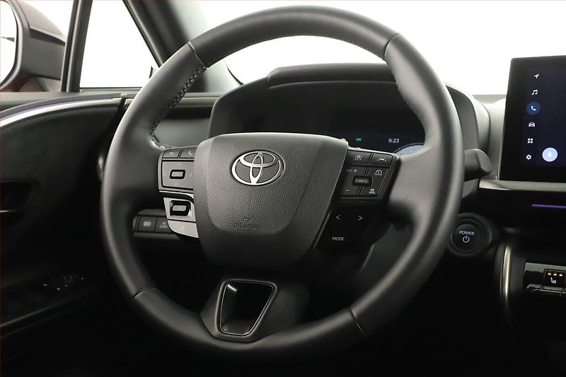 Toyota C-HR (2025) 2.0 Plug-in - fotka 8 z 30