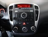 Kia Ceed (2011) 1.4 CVVT, nová STK - náhled 12