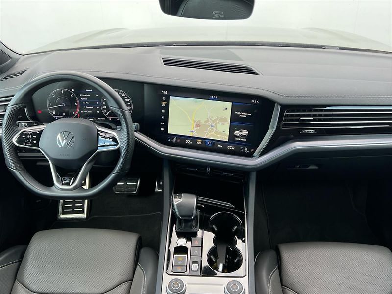 Volkswagen Touareg 3,0 TDi V6 210 kW 8AT 4x4 R-LI - fotka 5 z 31