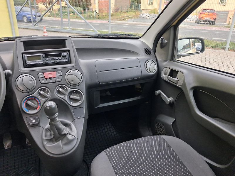 Fiat Panda (2007) 1,1i LPG ČR 1.MAJ, NOVÁ STK  - fotka 18 z 25